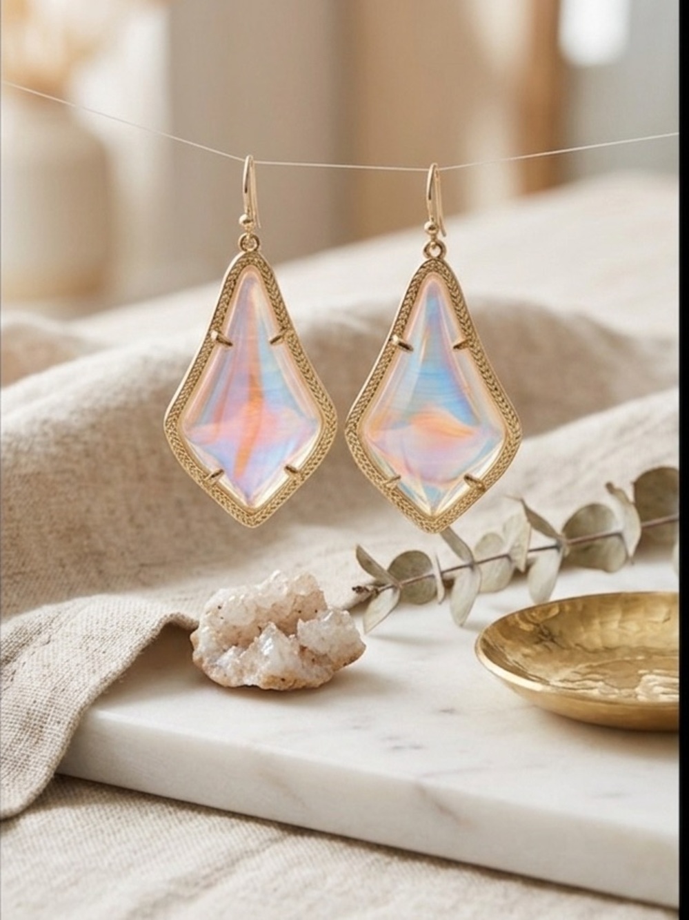 Kendra Scott Alex Earrings in Iridescent Glass 0142 - Picture 1 of 4